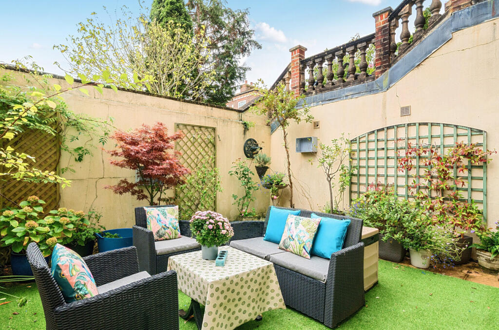 1348897-7-68cadd9...