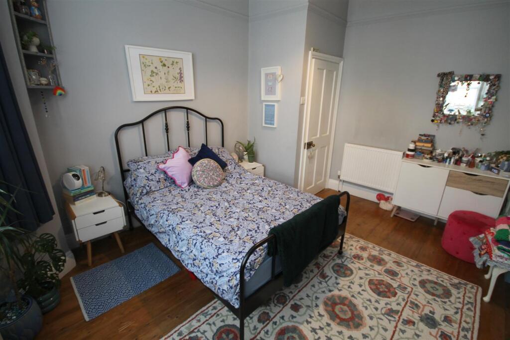 SR Bedroom ii.JPG