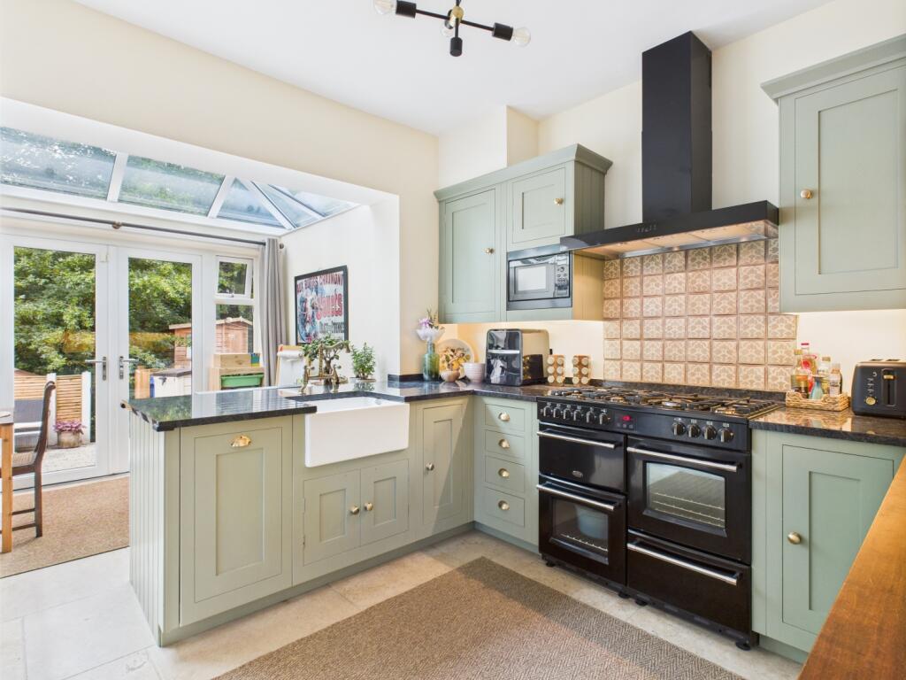 CAM03729G0-PR0080-STILL006