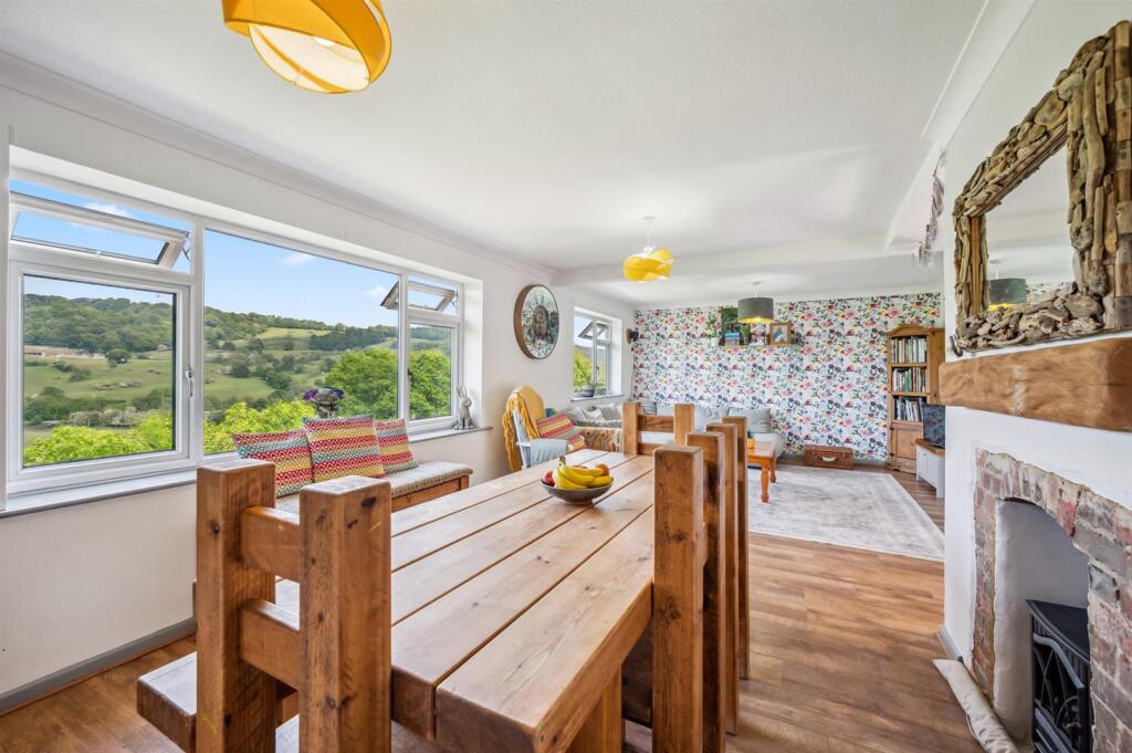 Dining area to lounge.jpg