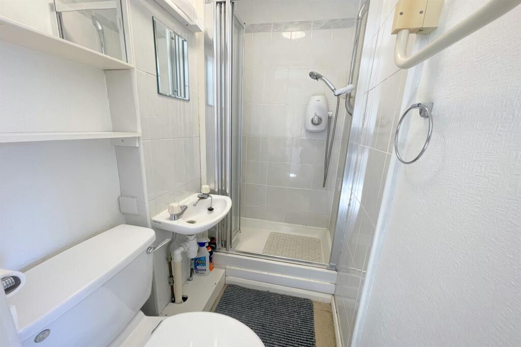 Ensuite shower room