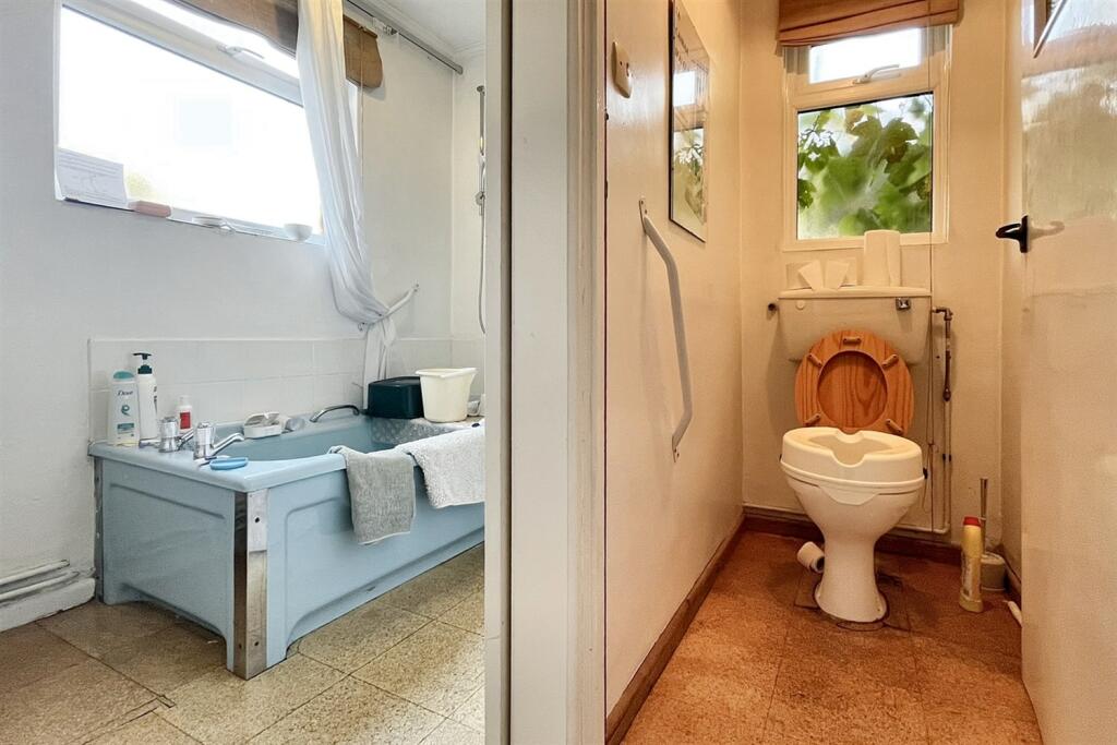 Bathroom / WC