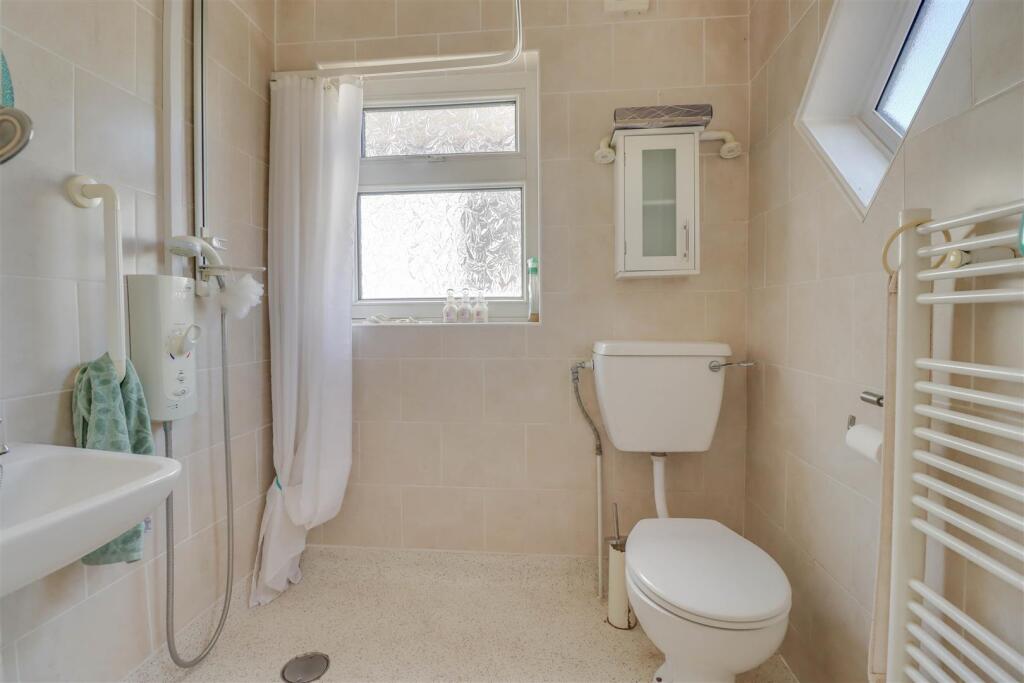 52 ATHELSTAN GARDENS-3.jpg