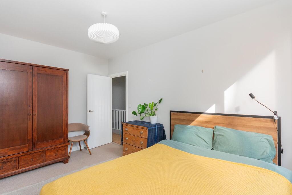 1B4RTN - Bedroom E.jpg