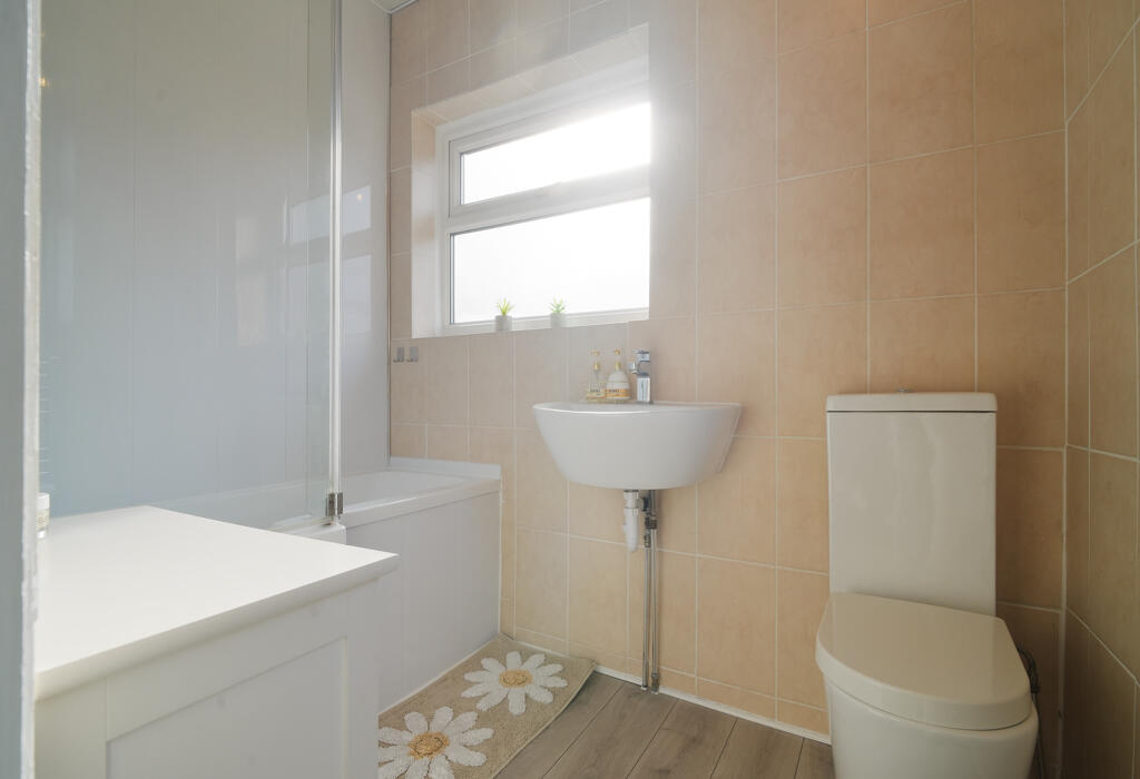 Family Bathroom 