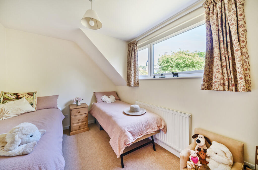 1294396-5-6826192...