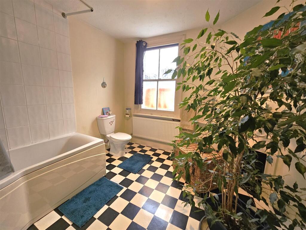 Bathroom.jpg