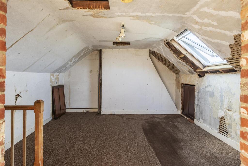 Loft Room / Bedroom 4