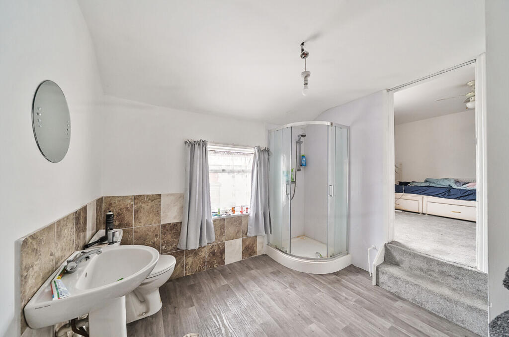 1328141-10-687f9f...