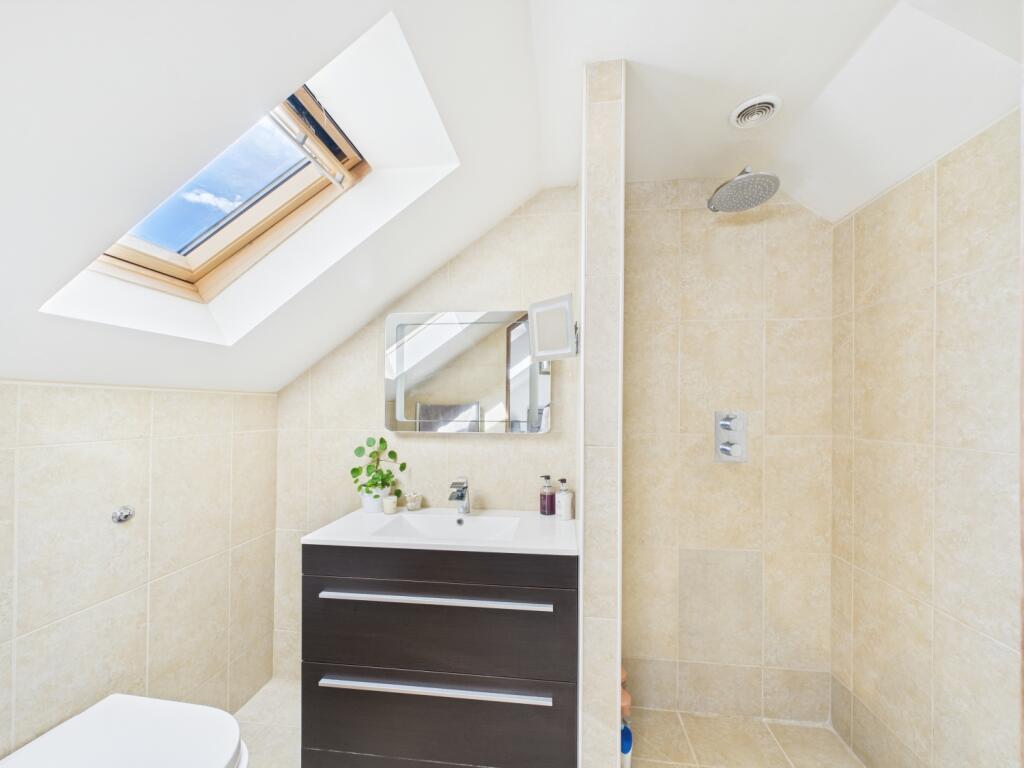 CAM02023G0-PR0126-STILL004