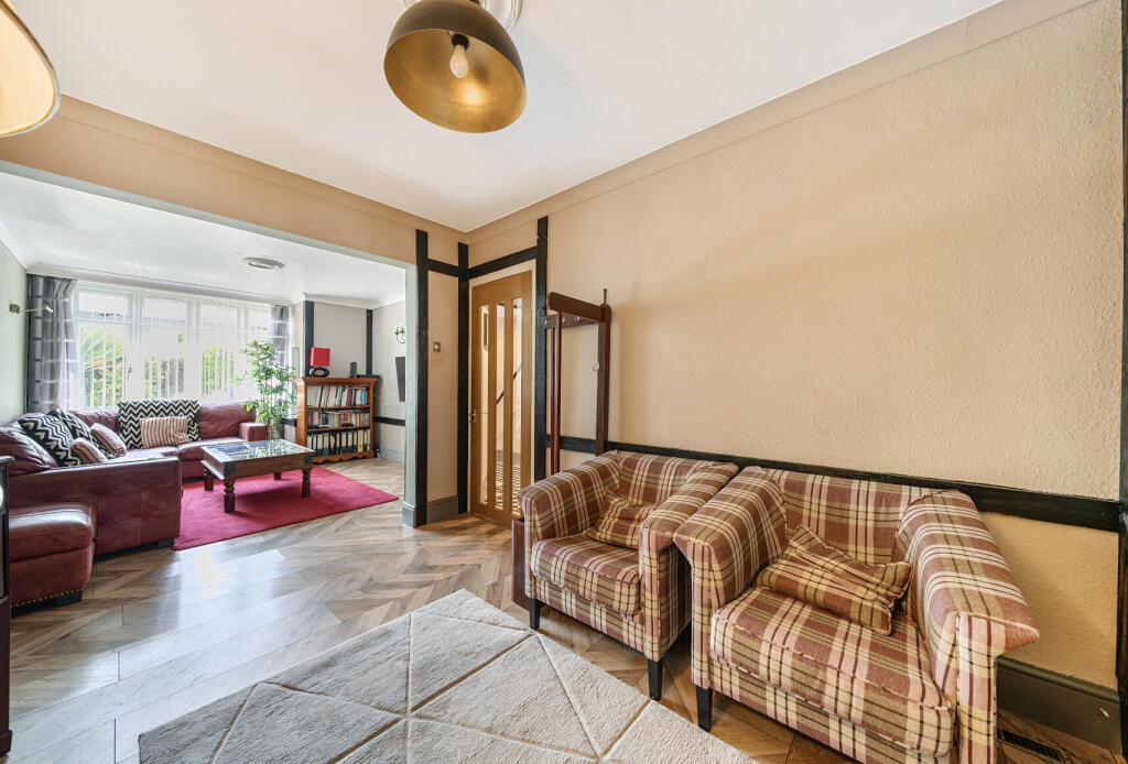 1304047-8-683ef54...