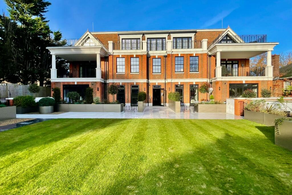 Apartment 3 Sereno House, 22 Beech Hill, Barnet, Hertfordshire, EN4 0JP