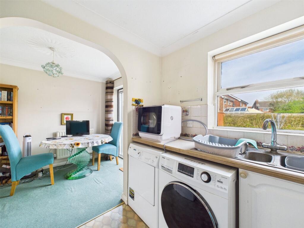 Kitchen/Dining