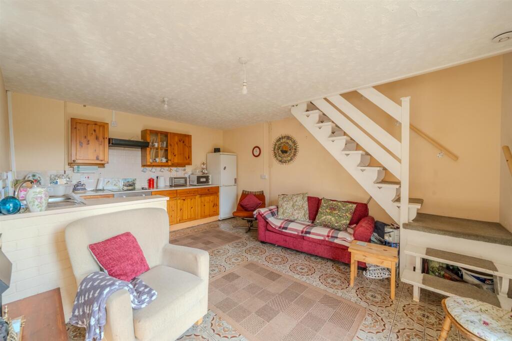 12 Lower Leigh Road-8.jpg