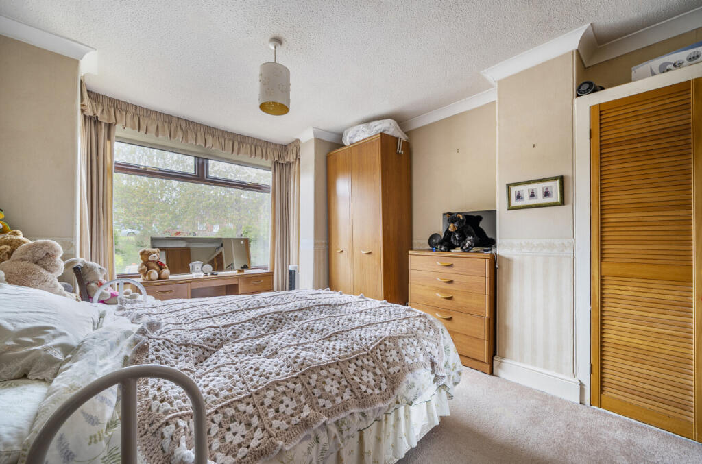 1365304-5-68ee206...