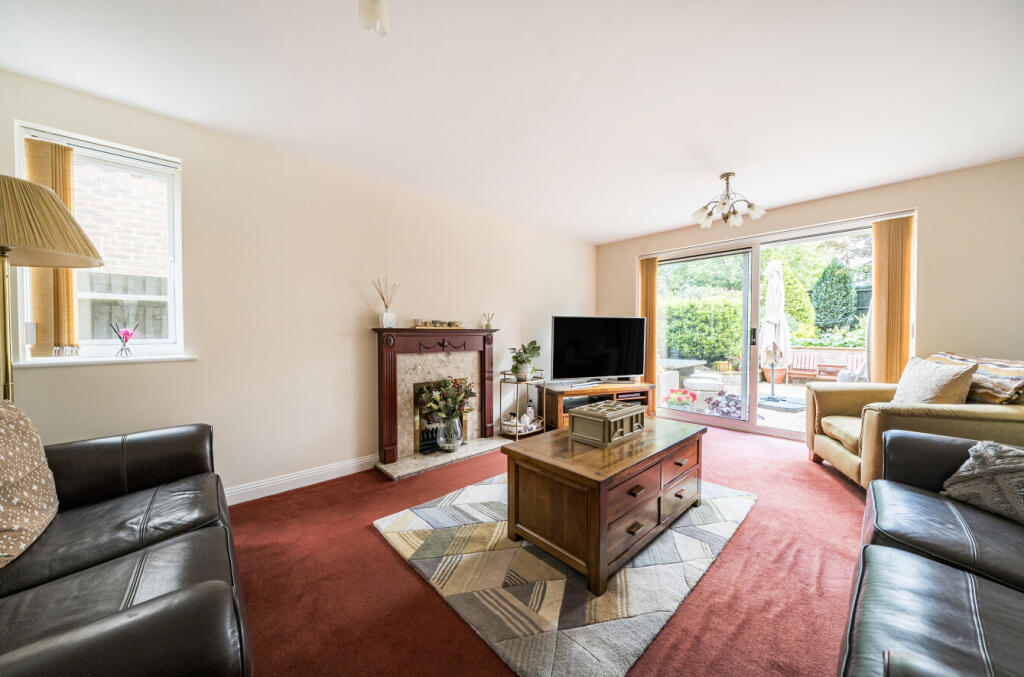 1304835-13-684823...