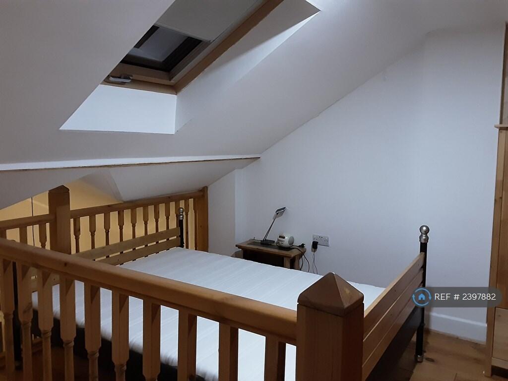 Canopy Type Bedroom 