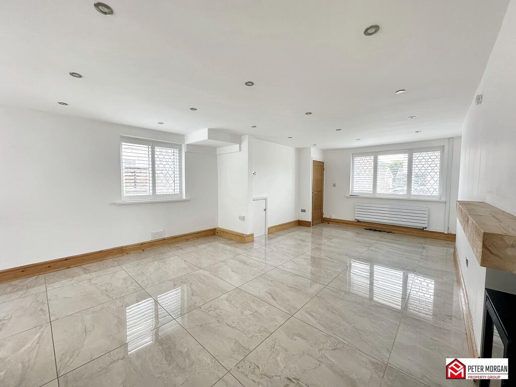 Open Plan Kitchen/ Living/ Dining Room