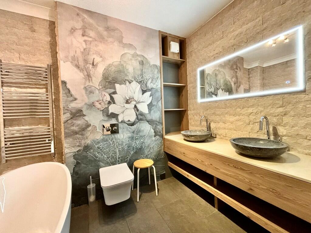Bathroom sinks