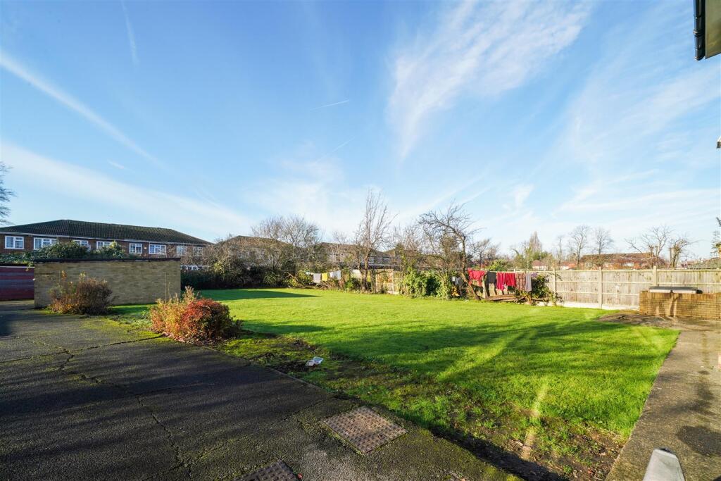 8 Everton Court, Harrowdene Road - H1Ps3uCAvy5DMGG