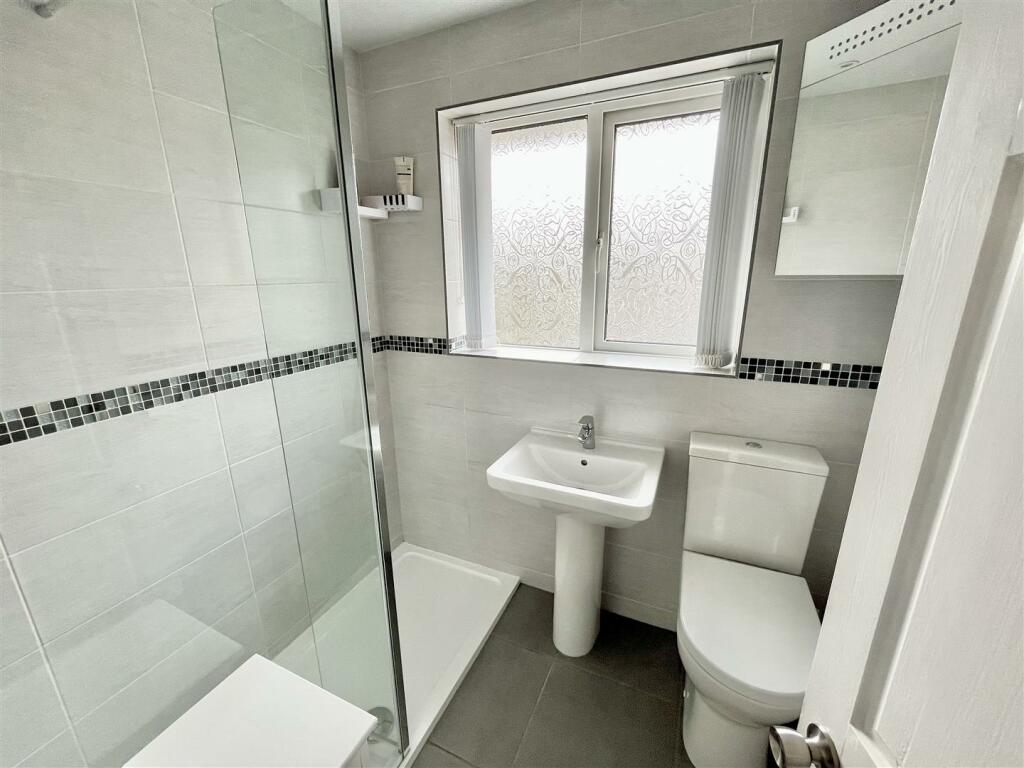 Shower Room.jpg