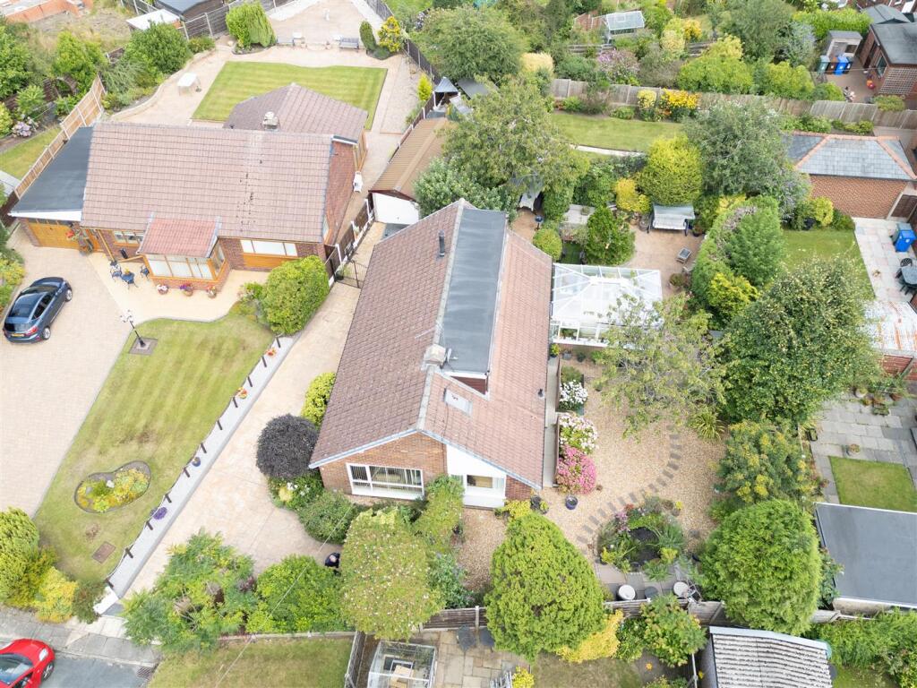 Front Driveway and Garden