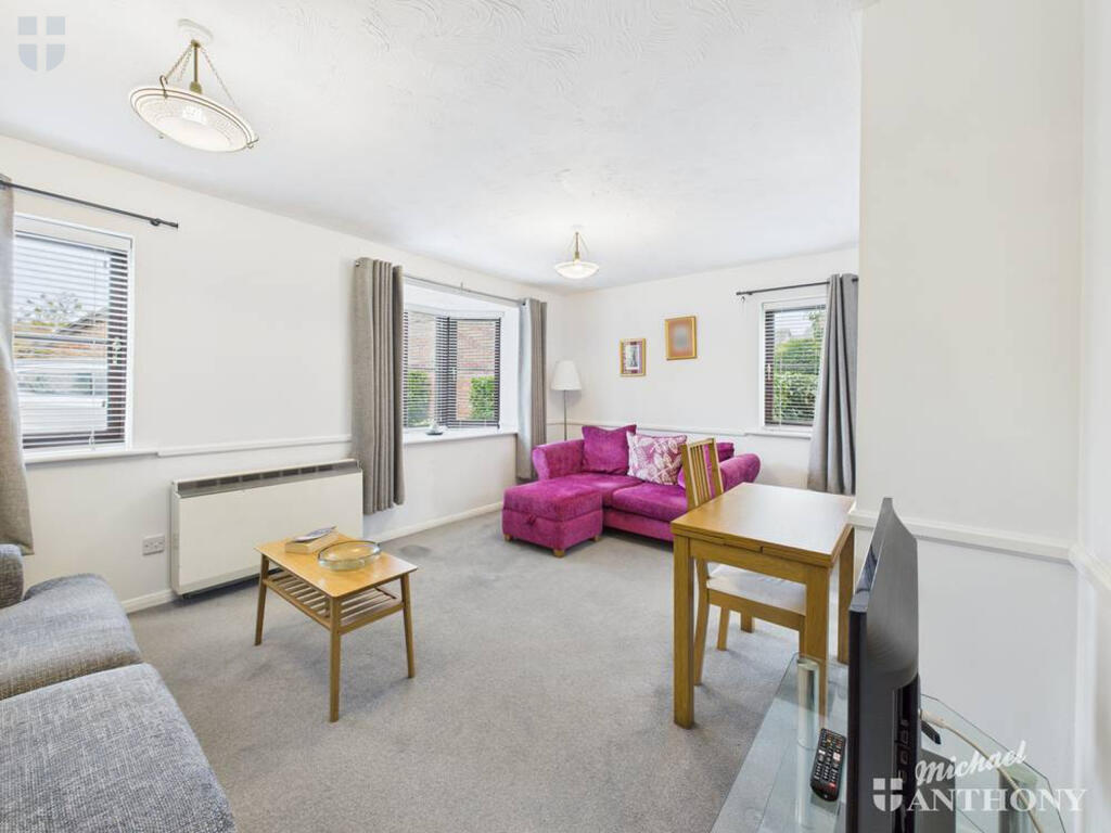 CAM03852G0-PR0470-STILL006-thumbnail-h750-70