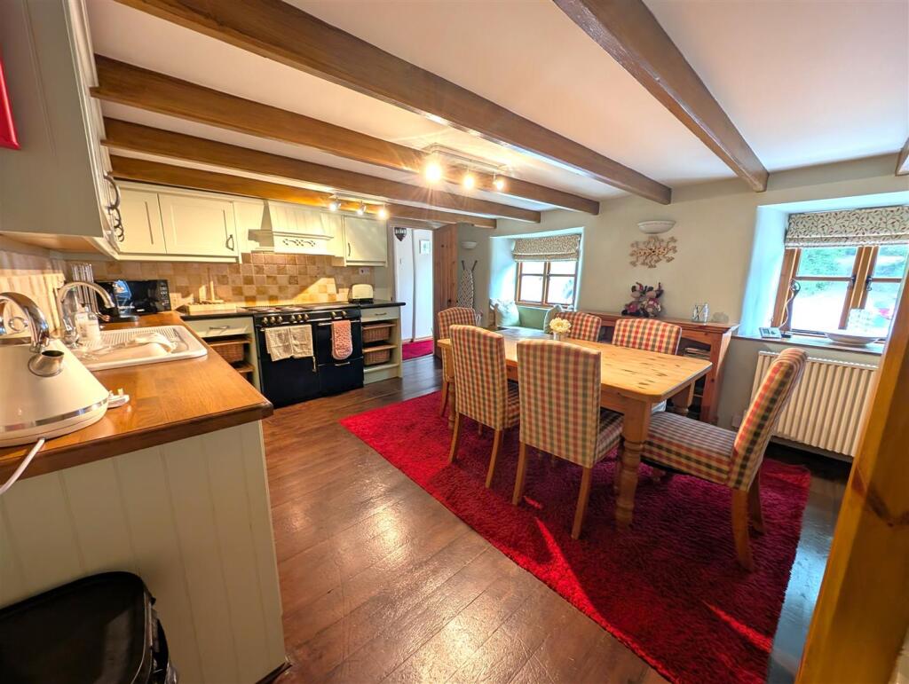 kitchen 1a.jpg