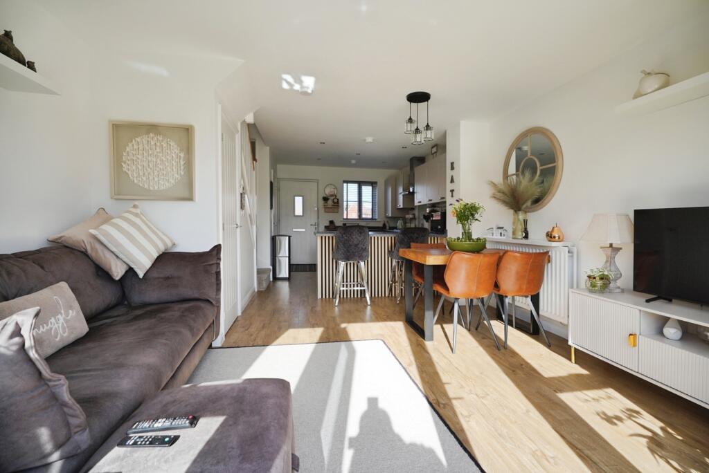 Lounge/Kitchen