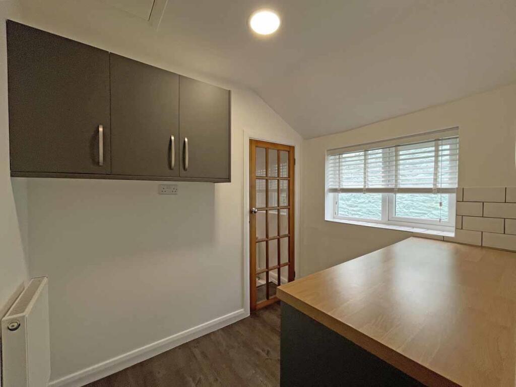 Hotham Place 15 Utility Room.jpg