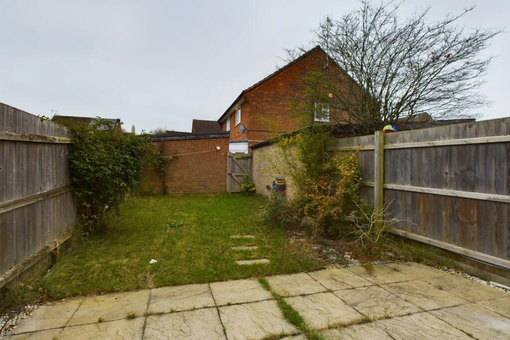 CAM02519G0-PR0194-STILL009