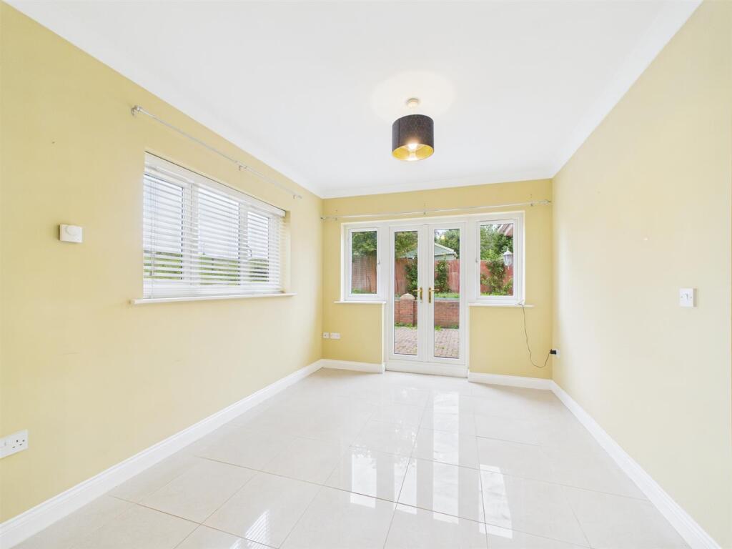 Dining Room.jpg