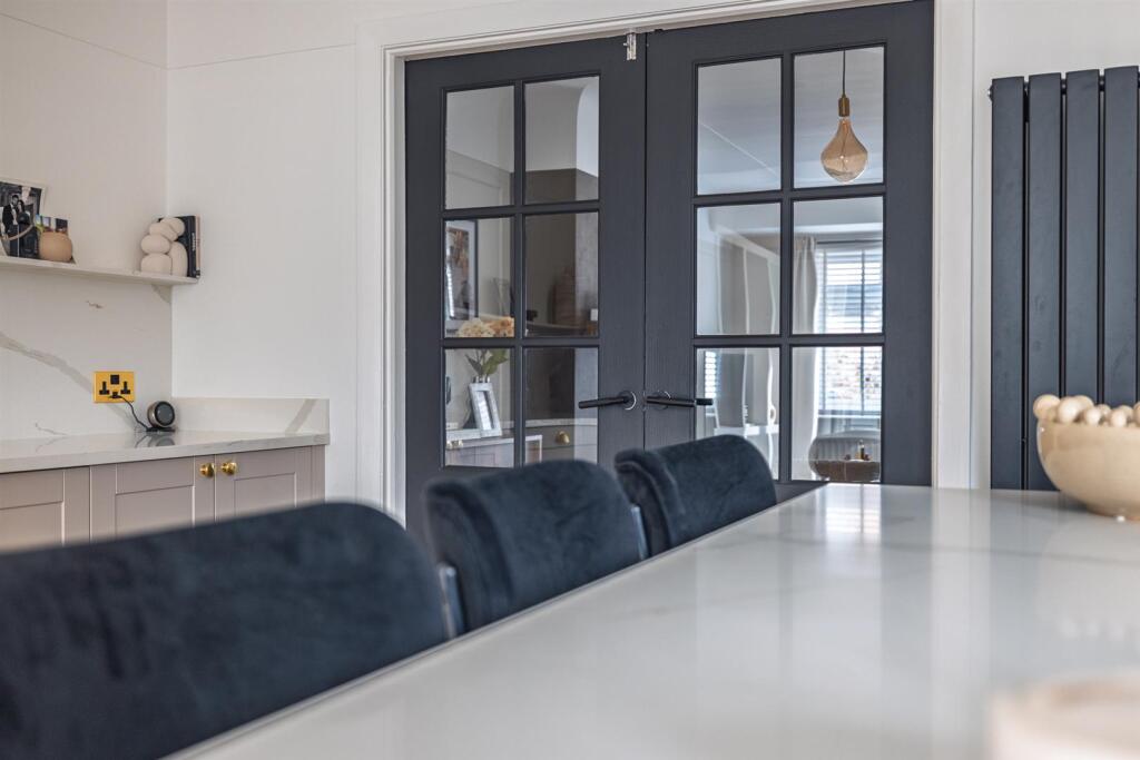 4 Bowness Ave-45.jpg