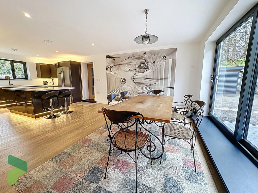 Dining Area to br...