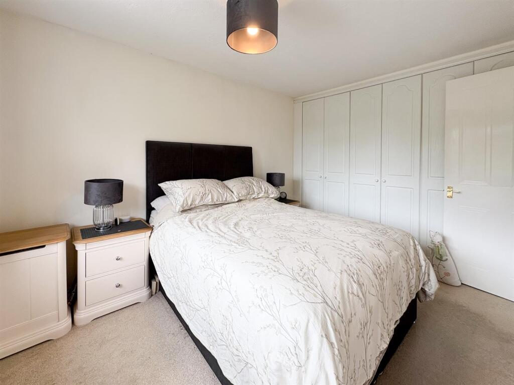 Bedroom 1.jpg