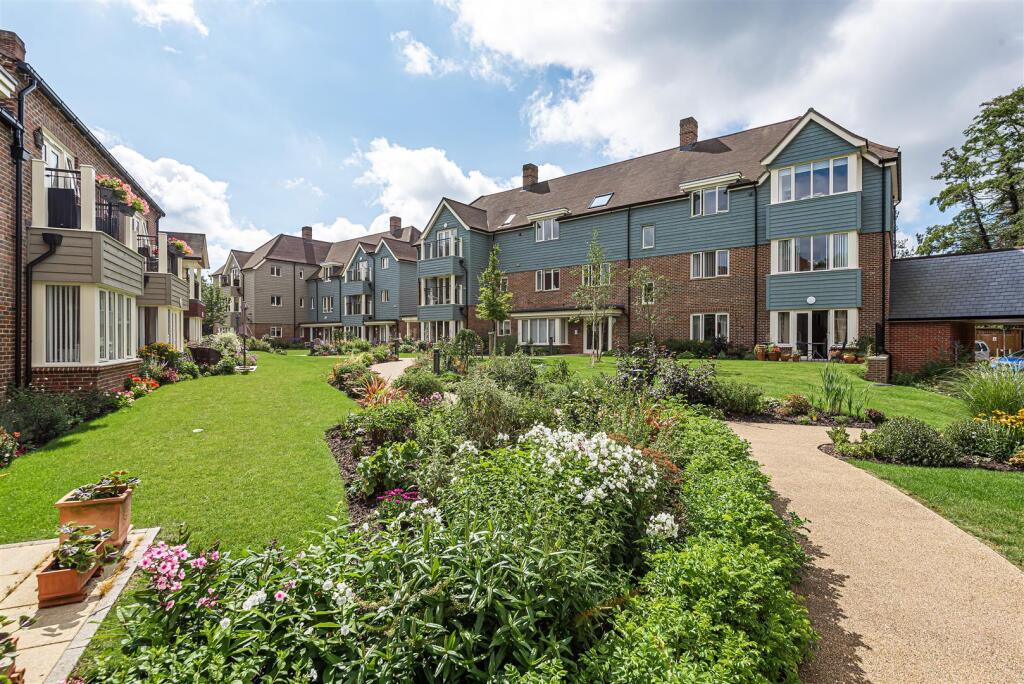 Landscaped gardens 2.jpg