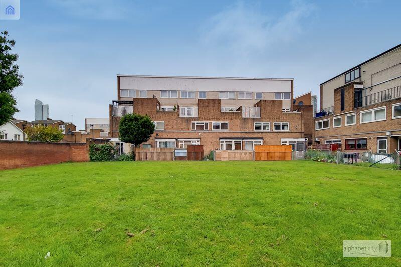 Communal green (2)
