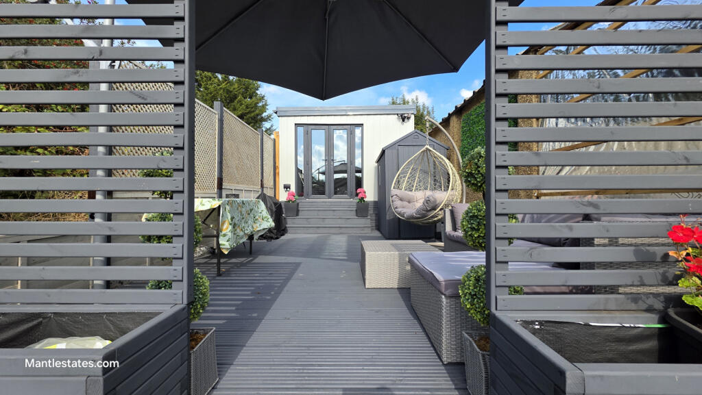 REAR PATIO