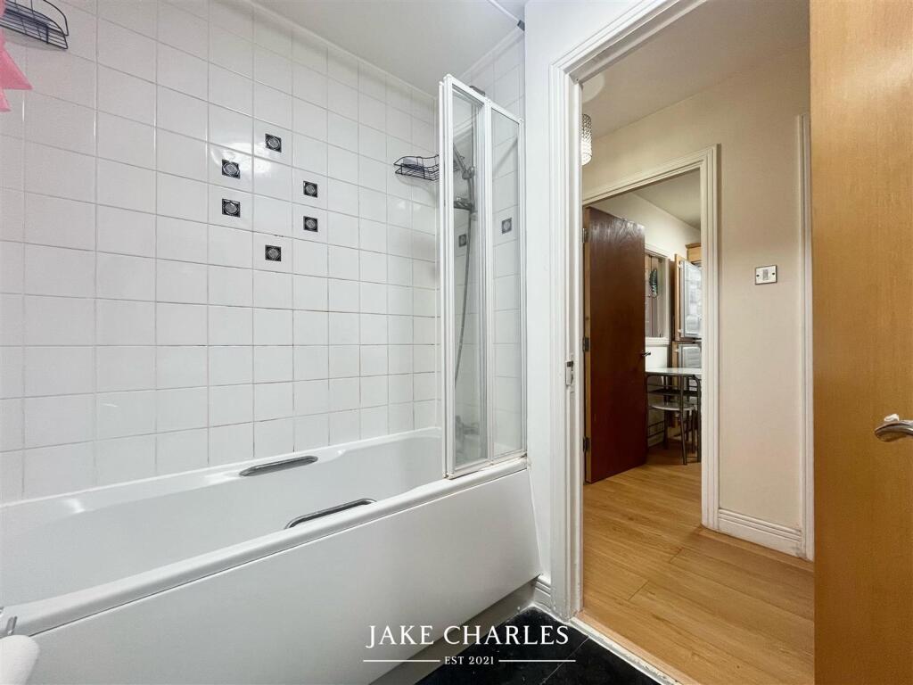 WhatsApp Image 2025-04-01 at 14.39.31_08a5d806.jpg