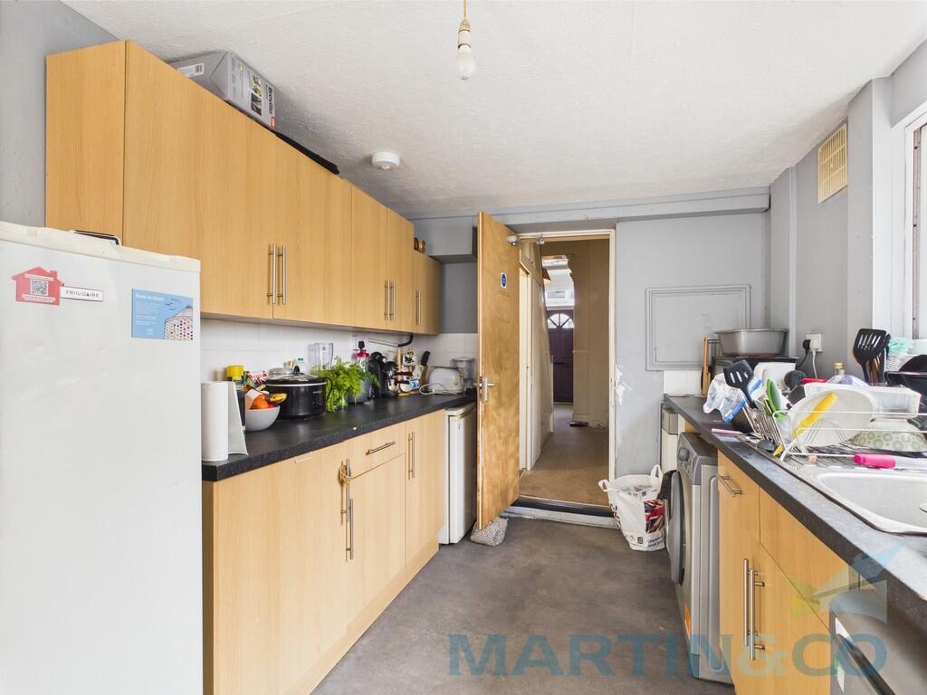 Kitchen Pic 2
