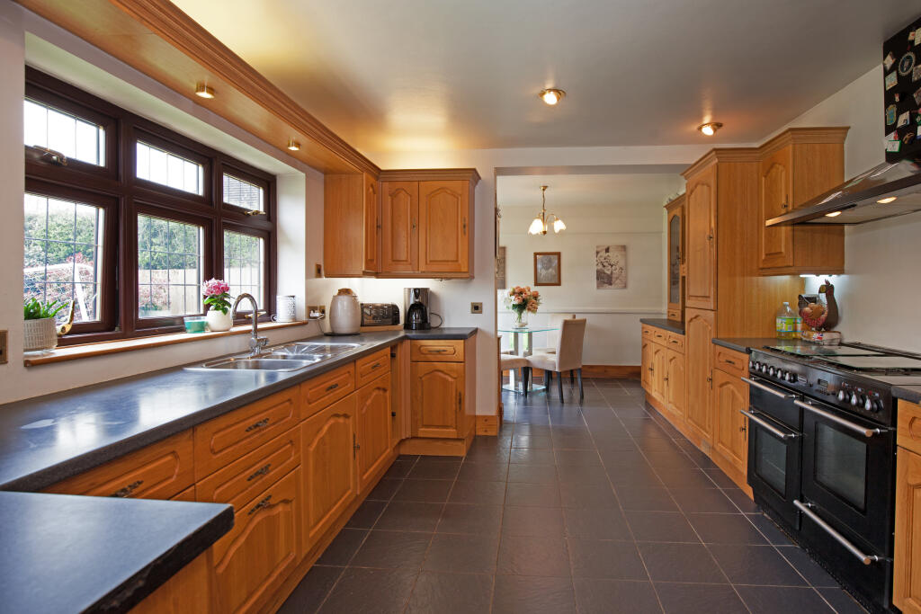 Kitchen/Breakfast Room