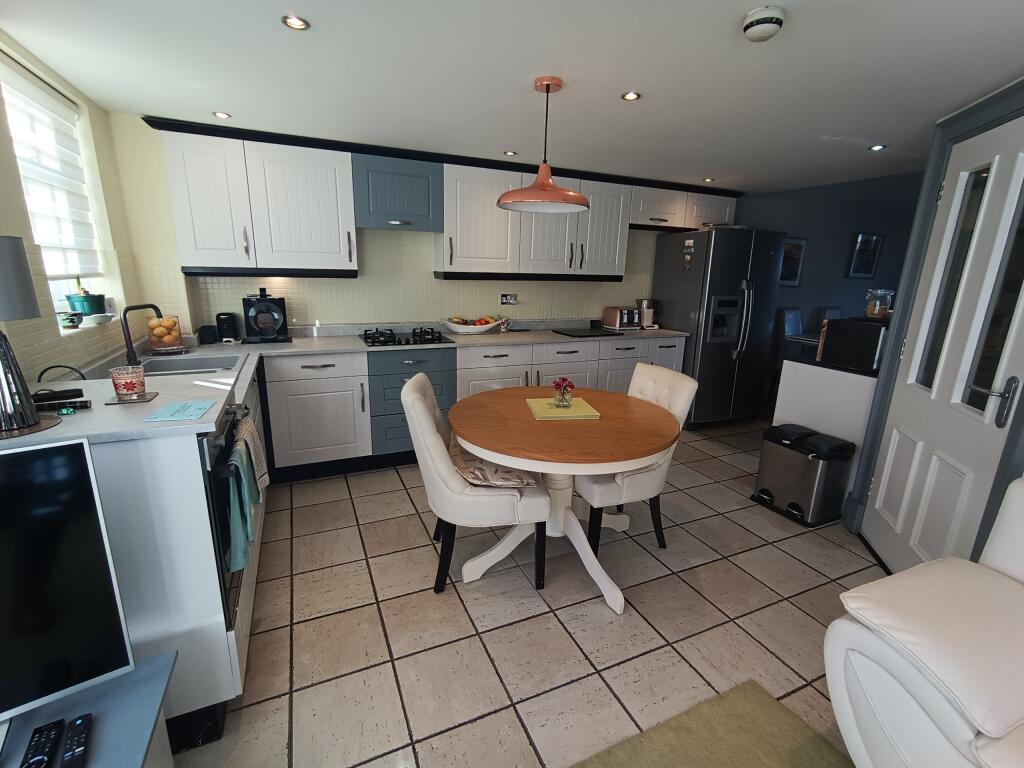 Kitchen (2)