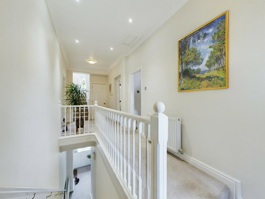 CAM02854G0-PR0184...