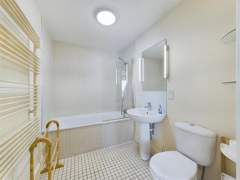 En-suite Bathroom