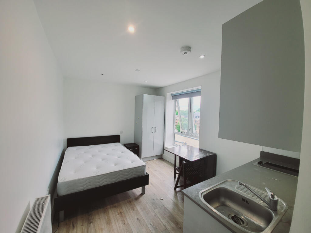 Third Floor studio Flat for Rent