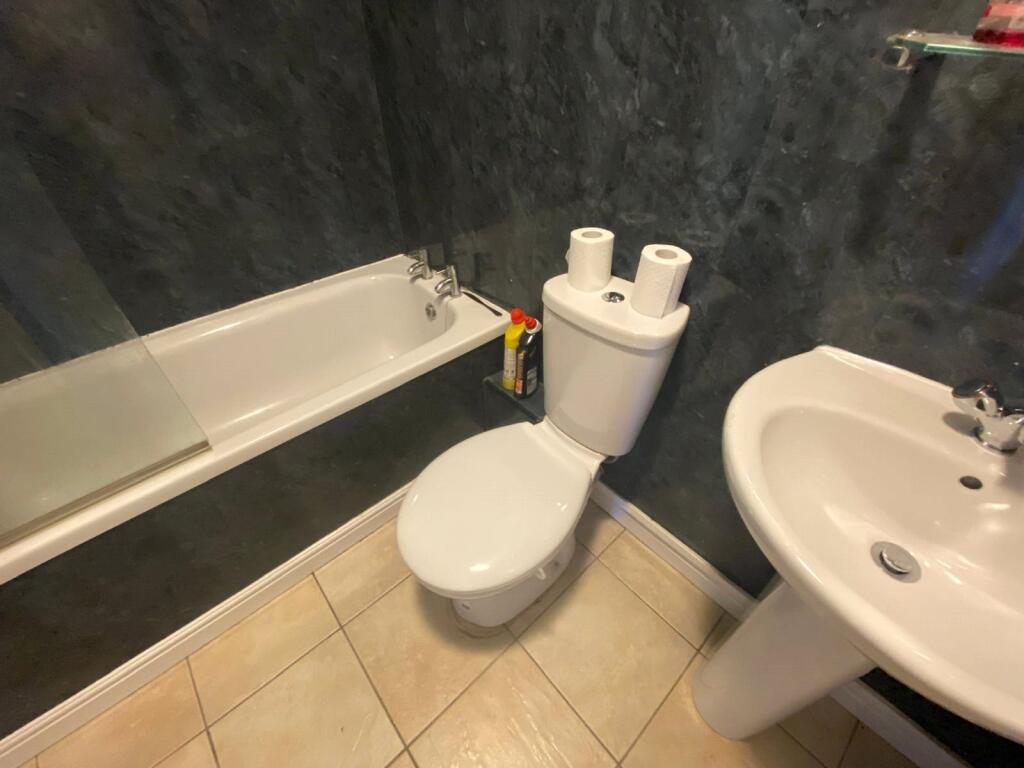 Bathroom/Shower/Wc