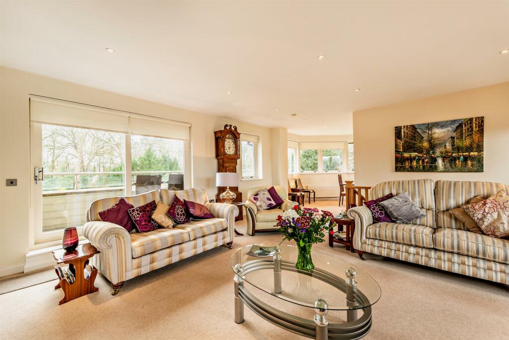 8580738-interior18v2-800.jpg