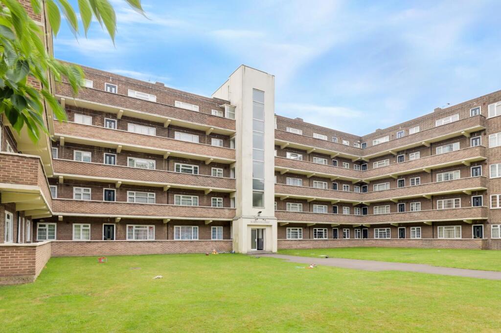 15-09d1JHPropWpen - 9 Blakewood Court - 43.jpg