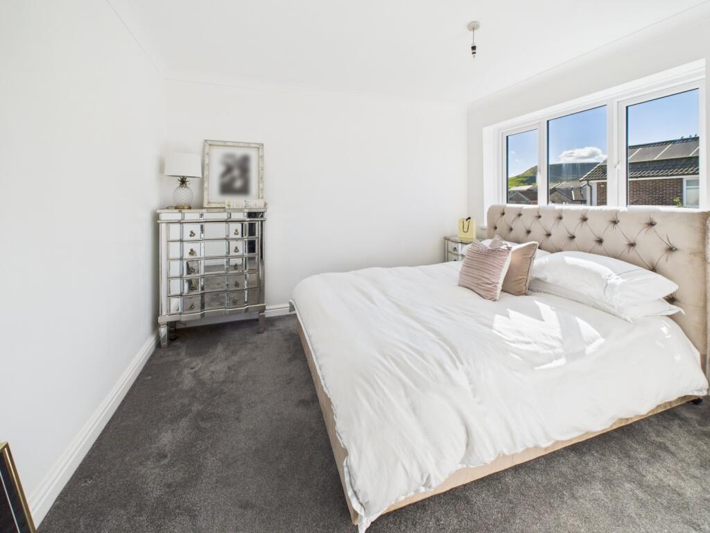 CAM02093G0-PR0058-STILL007