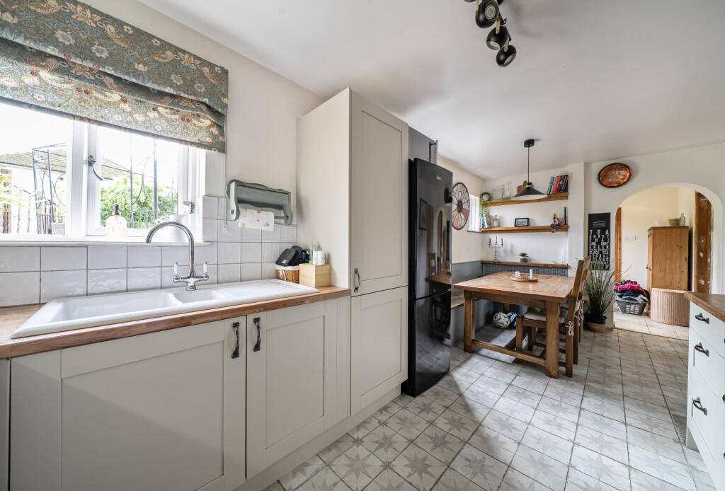 1365497-10-68f789...